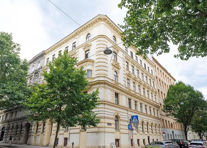 #livelikealocal Prater Danube Canal Center *